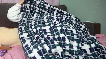 Farting in Panties with Girlfriend on the Couch - Security Cam, Dutch Oven and Real Reactions