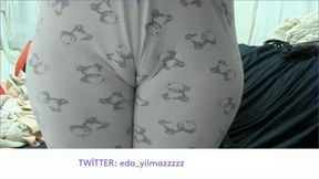 CAMELTOE- MASTURBATION IN PAJAMAS- PUFFED PUSSY- SWOLLEN PUSSY- TURKISH PORN