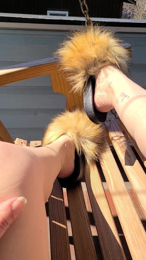 Spring Feet Furry Slides