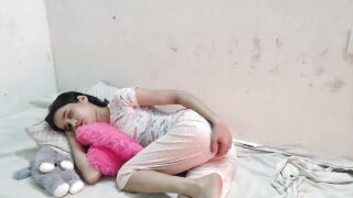 หญิงสาวอกใหญ่หัวนมใหญ่ถูกกระแทกทางทวารหนักอย่างโหดเหี้ยม