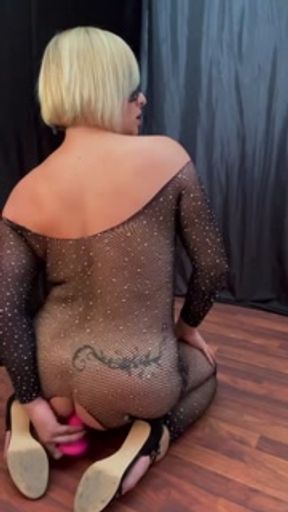 NATURAL CURVY - I fuck my ass with a big cock while I’m doing videocall