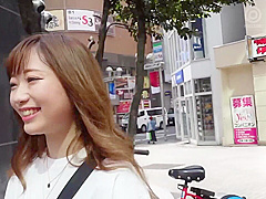 aoi-008　クリ○リスに優しく触れると小さな身体をビクつかせ