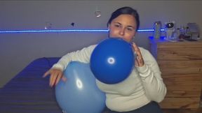 Naomi and her blue balloons