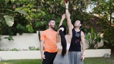 Teen Katya Rodriguez fucks in threesome
