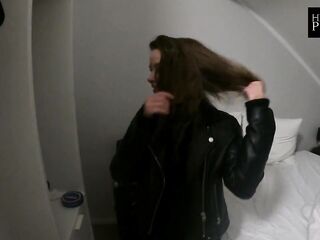 Vlog for our anniversary - culture first! Then we do it everywhere in the flat.