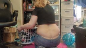 Ass Crack: 'Black Crop Top and Jeans