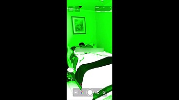 Lavador de Baños finge que no le gusta, pero al final no resiste las ganas de follar