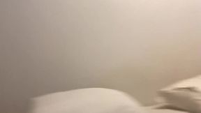 faveladinho entra na minha casa para roubar so que ver eu deitada peladinha em troca do roubo come minha pepeca