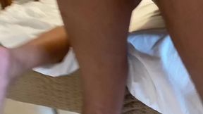 faveladinho entra na minha casa para roubar so que ver eu deitada peladinha em troca do roubo come minha pepeca