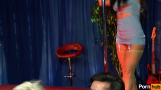 blonde and blonder - Scene 2