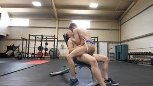 GayRoom: Ian Levine sucks dick and fucks in the gym