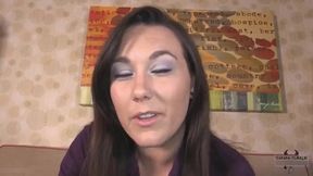 Alluring Brunette Sinn Sage Flaunts Her Stunning Feet!