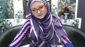 Sometimes good girls can be nasty too and this hot teen in hijab loves camming