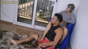 tava jogando video game, um amigo nordestino do meu marido apareceu e me fodeu como uma puta