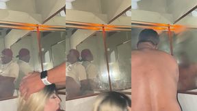 mamando seguranca da boate para nao pagar entrada sem tarjas