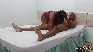 Eu gosto quando me pegam com vontade! Primeiro encontro antes do jogo do flamengo com o gostoso flamenguista