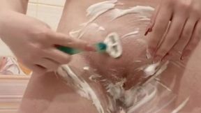 tu aimes quand j epile ma petite chatte ?