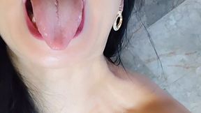 Giantess I eat boys like you for breakfast!!
