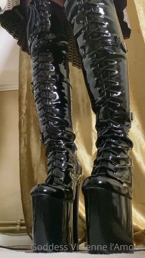 Vivienne L'amour - Giantess Swallows You Whole