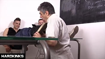 Hardkinks - Teaching the teacher