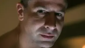 Echte slet MILF houdt van lul en laat mooie tieten zien