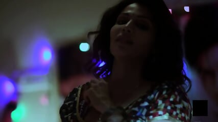 Flora saini hot