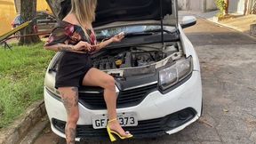 Brazilian Barbie doing pedal pumping