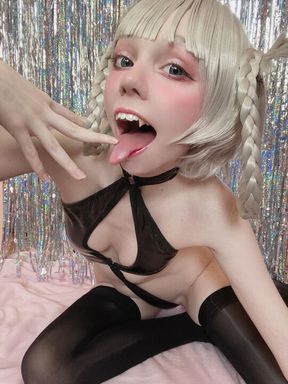 Naughty vampire showing her body🖤