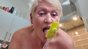 Raw cookie craving gets nasty when I strip and get baked in a sauna!