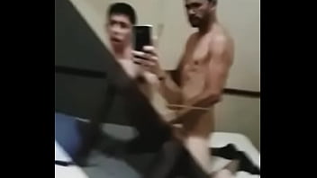 Tio carioca fode sobrinho novinho no motel