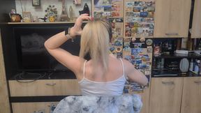 MAKING 3 DIFFERENT PONY TAILS