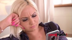 Blonde bombshell Vivienne Nouvelle aka Anina Silk can'_t wait to suck &amp_ fuck his hard dick GP703