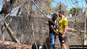 Rodrigo El Santo and Fer Froma bang each other while waiting