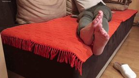 JENNY BAREFOOT TEASE - MOV Mobile Version