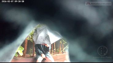 Amateur guy caught peeing in a public park