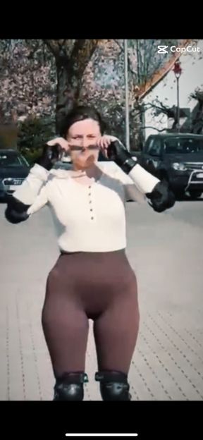 Sexy Inline Skating