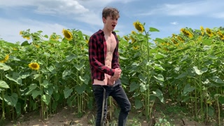 Hot Handjob OUTDOOR &amp; Cute Boy CUM HARD /Perfect BODY / BIG DICK 23cm