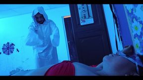 A HORROR STORY - The Man in White Halloween-themed horror porn video - sucks a big cock and ends up fucking