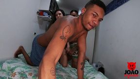 dois baianos fudendo a buceta da novinha - dupla penetracao na buceta sem camisinha - sumaya ganesha * joao o safado * jhonny gab