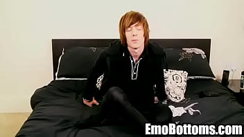 Emo twink Sean Taylor playing with his hard cock