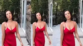 French babe Eve Sweet gives sloppy blowjob in steamy shower