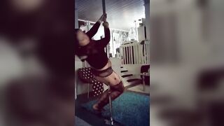 BambiAmbita is A dancer and masturbate herself