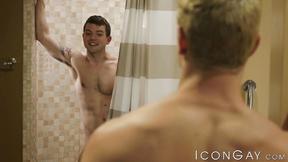 ”Young gay Taylor Reign seduces & butt drills Dakota Payne”