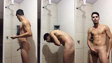tomei um banho e gozei no final