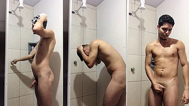 tomei um banho e gozei no final