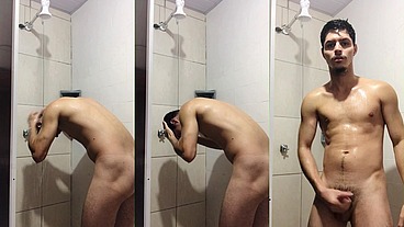 tomei um banho e gozei no final