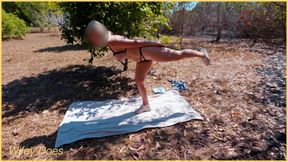 Wifey Is Beautiful Stripping Fully Nude in Park