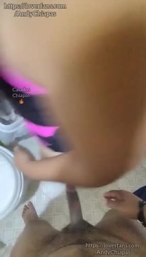 Me lubrico el culito