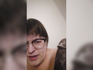 Amy Plays with Her Cunt!