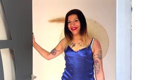 gwen, 27ans, teste son cote dominatrice sur une femme...